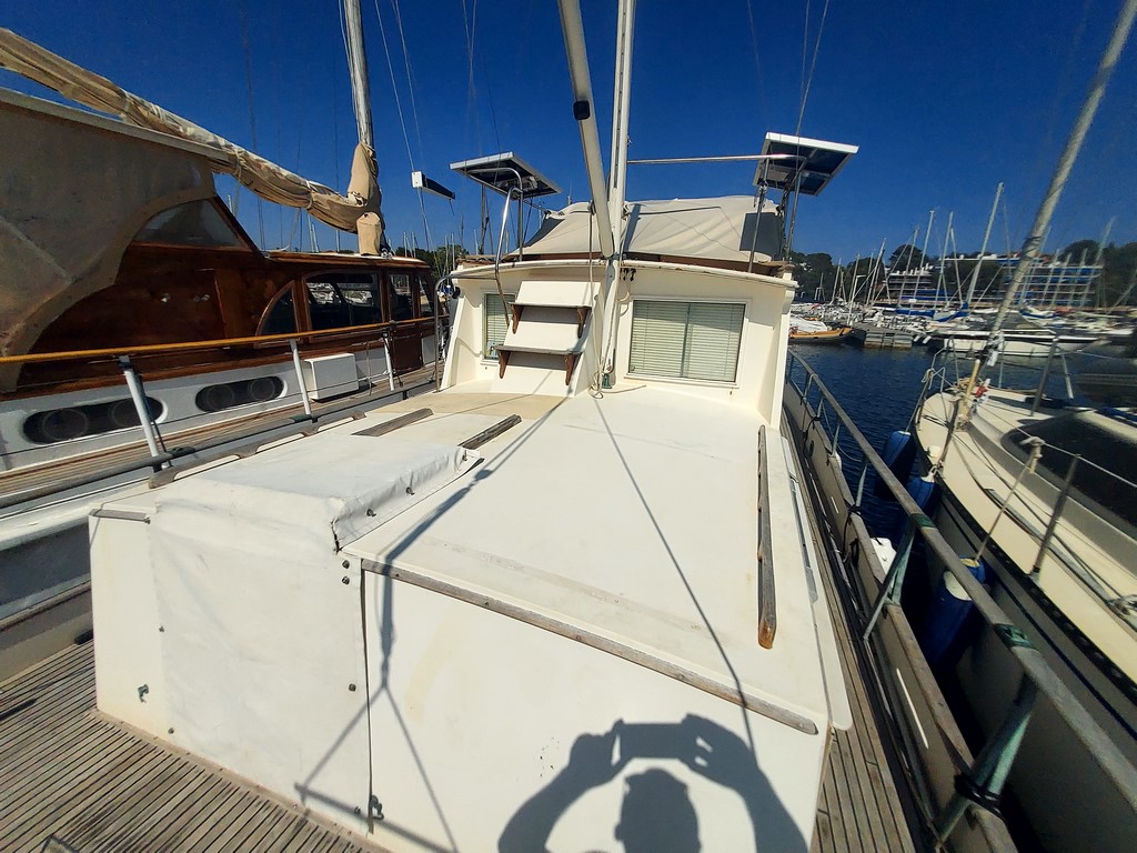 slider 23 American Marine Grand Banks 36